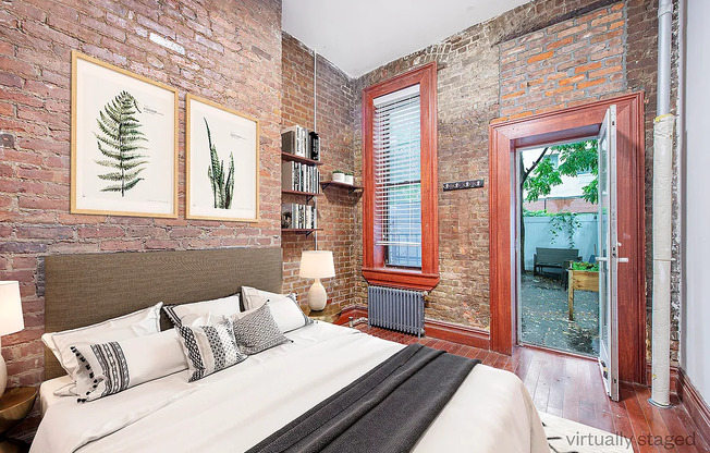 273 E 10 ST