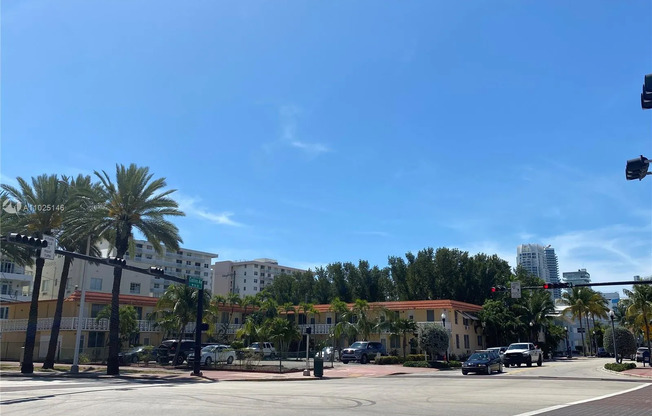 441 Collins Ave