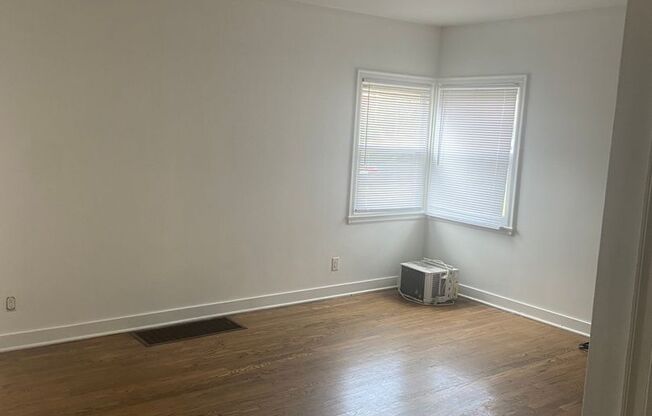 1 bed, 1 bath, 750 sqft, $890, Unit 1104 Woodlawn Ave, Springfield Ohio