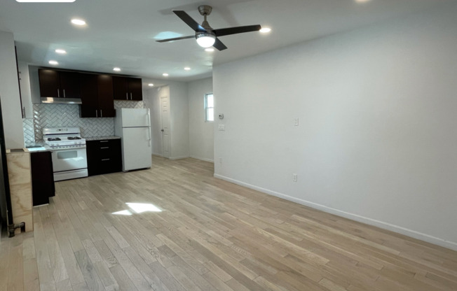 3 beds, 1 bath, $2,900, Unit 1