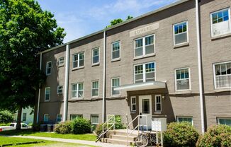 Quiet 1 & 2 Bedroom Apartments Located Between Campus and Bryan Park