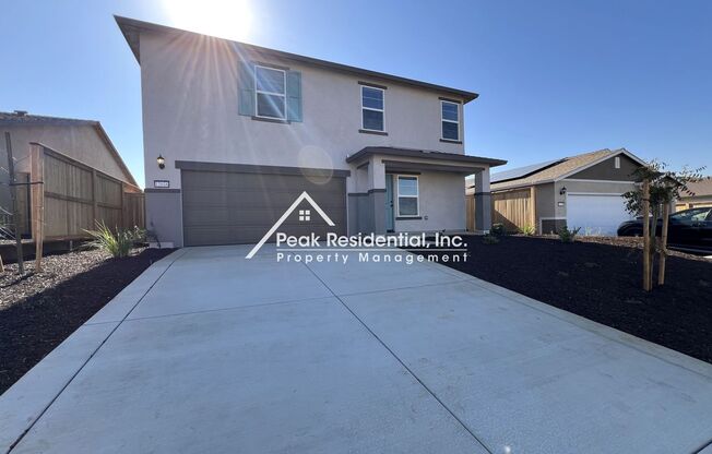 Brand New Rancho Cordova 4bd/2.5ba Home with Large Backyard!