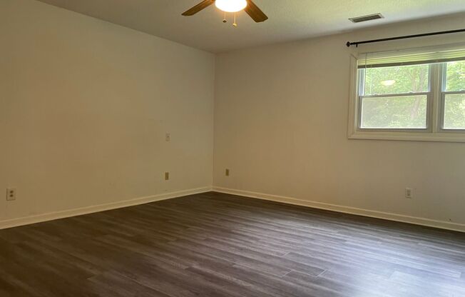Private modern 1bd/1bth with Covered Parking, Fixed Utilities, SS Appliances and More!