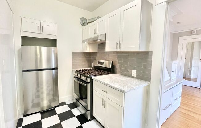 Studio, 1 bath, $2,450, Unit 21