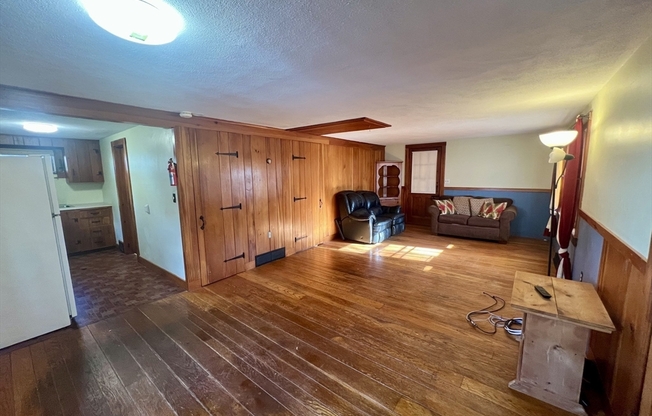 1 bed, 1 bath, 900 sqft, $1,800, Unit R