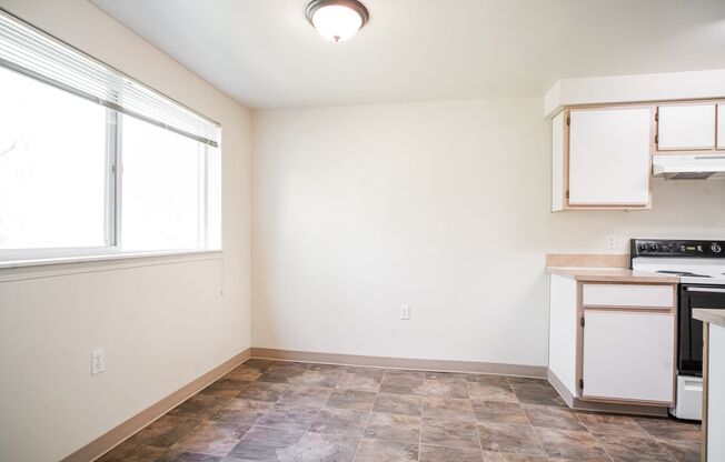 Crystal Lake Apartments