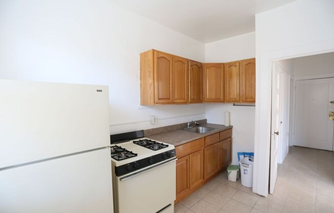 1 bed, 1 bath, $2,695, Unit #305