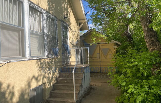 1526 GRAND AVE