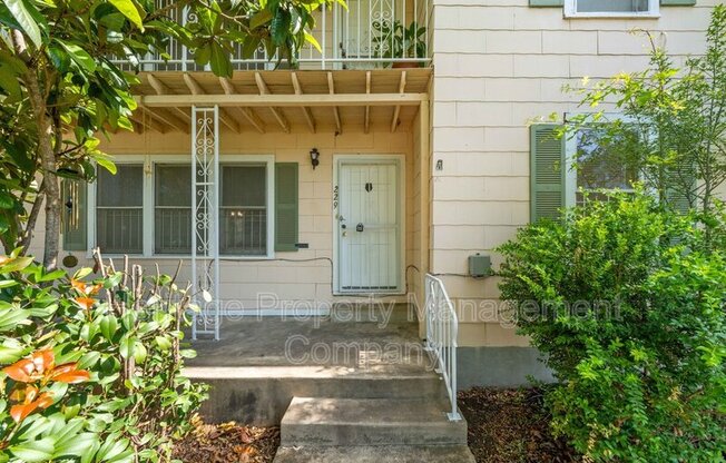 229 ALEXANDER HAMILTON DR