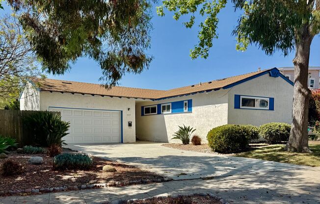4 Bed 2 Bath Home with Large Yard in Pacific Beach!