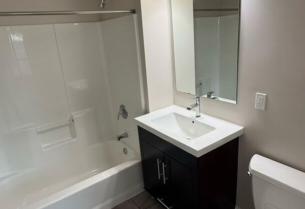 2 beds, 2 baths, 876 sqft, $2,425, Unit 514