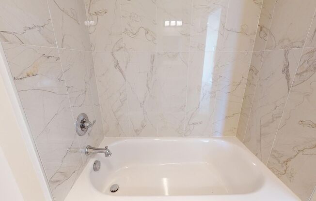 Studio, 1 bath, 370 sqft, $2,195, Unit 345 6th St, Unit 903