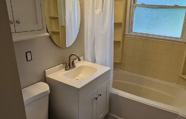 3 beds, 1 bath, $1,400