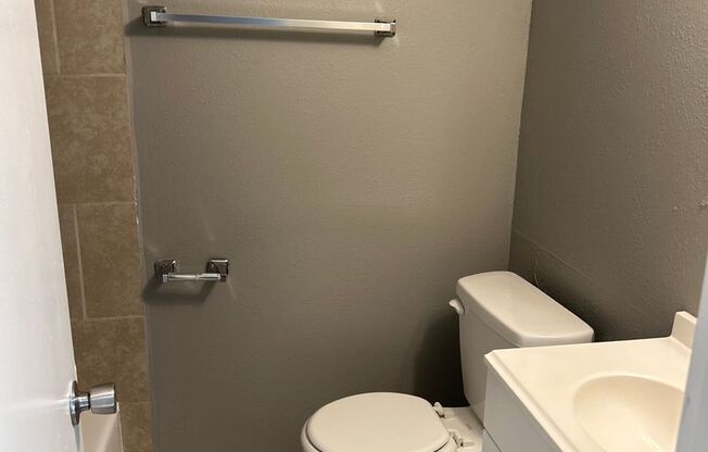 1 bed, 1 bath, 600 sqft, $775, Unit B04 1036 02