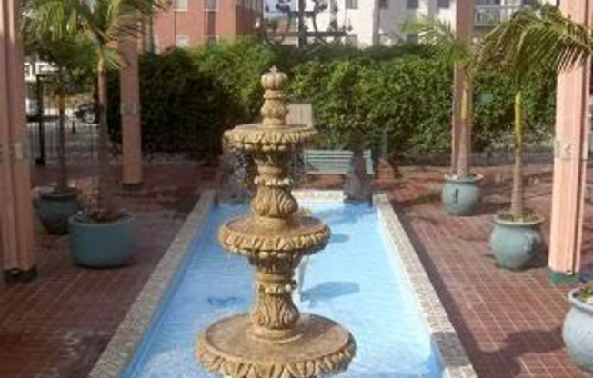 Studio, 1 bath, 585 sqft, $1,995, Unit 208