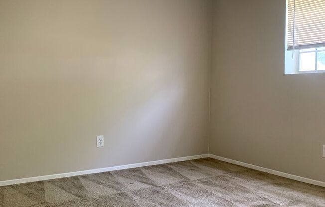 2 beds, 1 bath, 700 sqft, $880, Unit 9147