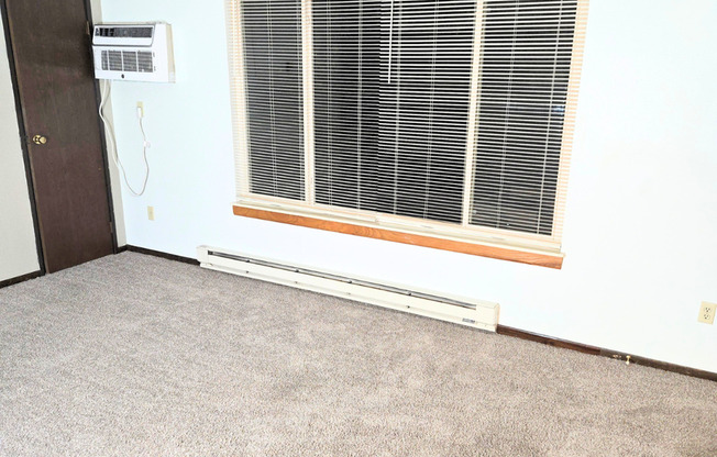 2 beds, 1 bath, $1,350, Unit Unit 6