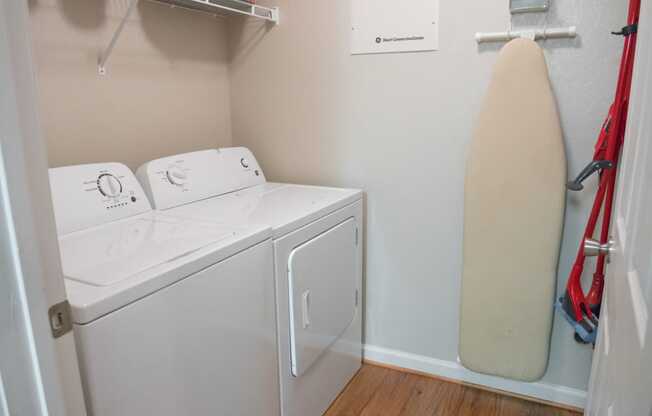 Laundry Room at Verandas at Taylor Oaks Apartments in Montgomery, AL