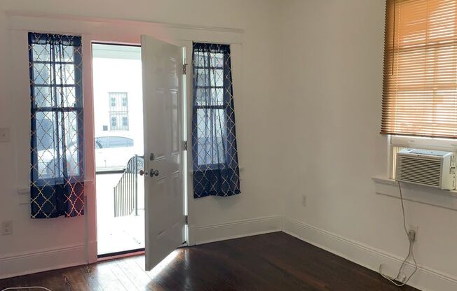 2709-11 N. Roman St.