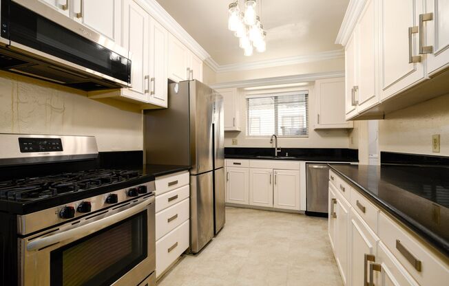 152 North Arnaz Drive, LLC