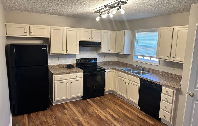 Spacious Two Bedroom Townhome In Kannapolis