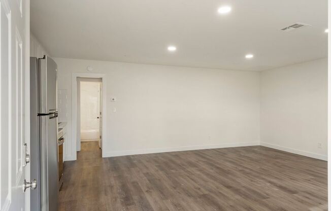 1011 S ROCKFORD AVENUE