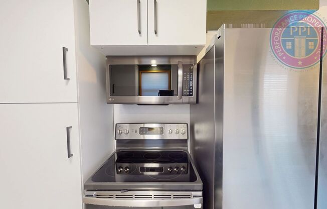 Newly Remodeled Home With Large Fenced Yard In Rockwood Neighborhood!
