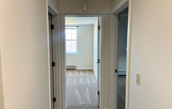 3 beds, 1 bath, 1,218 sqft, $2,700, Unit 338