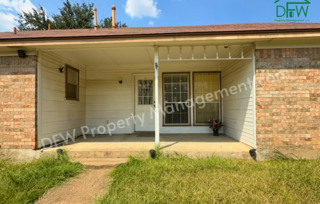 Charming Corner-Lot 2-Bedroom Home For Lease in Mesquite!