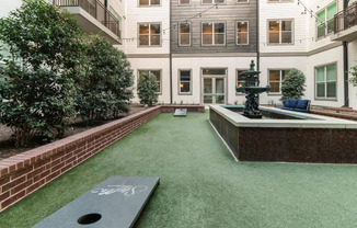 Uptown Dallas Apartments - Stella Apartments - Courtyard