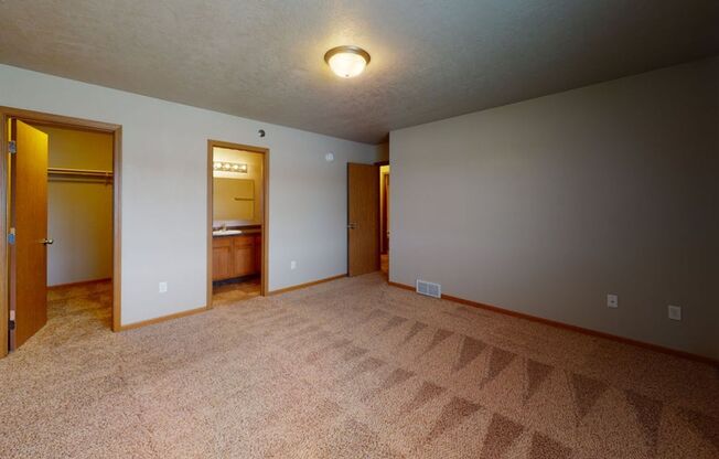 3 beds, 2.5 baths, $1,695, Unit Condo 1700