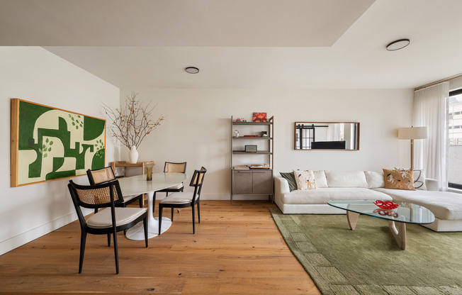 422 W 49 ST
