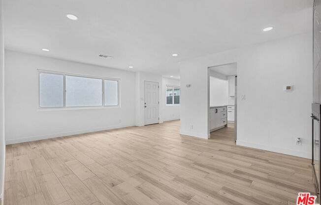 1613 1615 W 209 ST