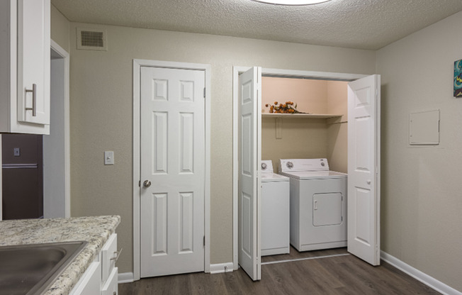 2 beds, 2 baths, 1,456 sqft, $1,500, Unit 1907