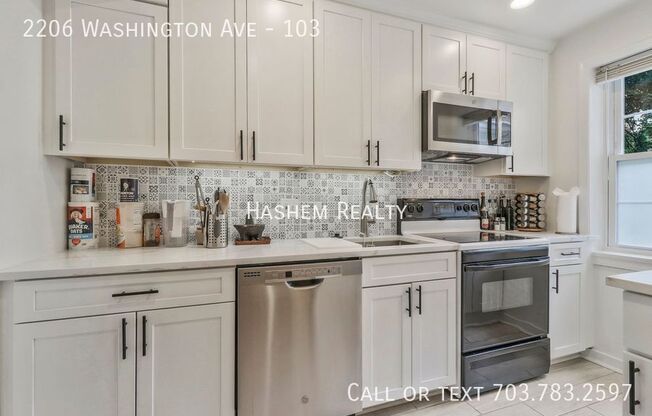 2206 WASHINGTON AVE