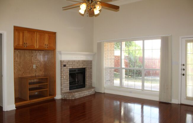 3 beds, 2.5 baths, $1,995