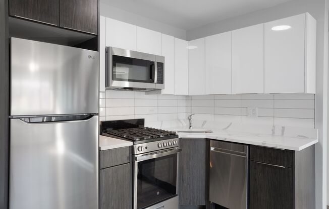 2 beds, 1 bath, $1,995, Unit 435