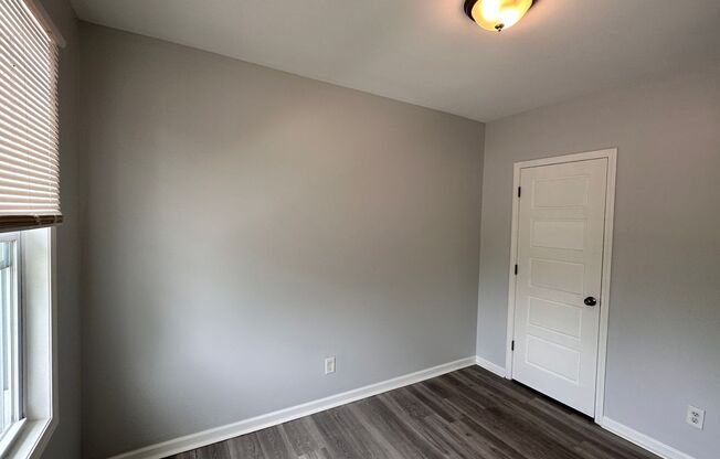 2 beds, 1 bath, 1,000 sqft, $995, Unit 1739 Central Ave - Unit 2F