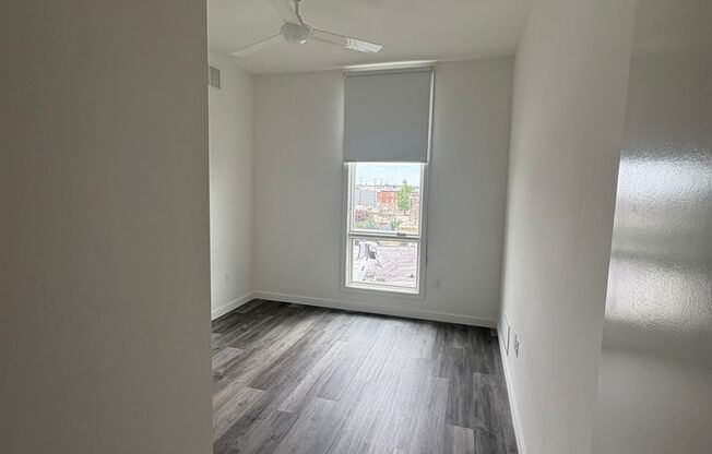 2 beds, 2 baths, $1,595, Unit 401
