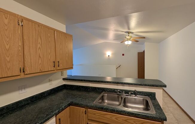 2 beds, 1 bath, 1,100 sqft, $1,319, Unit 1053 8305