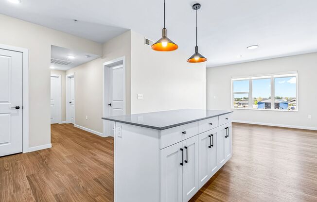 3 beds, 2 baths, 1,275 sqft, $1,999, Unit 1-206