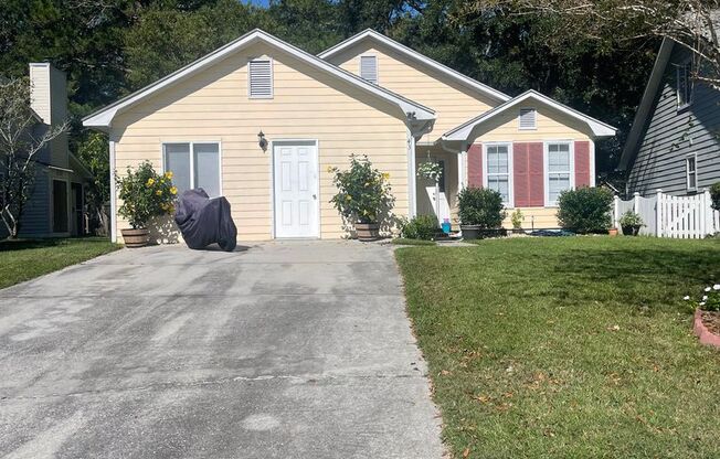 Ranch Home in Shadowmoss