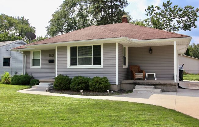 Three Bedroom House in Maumee ~ Available for showings beginning 11/04