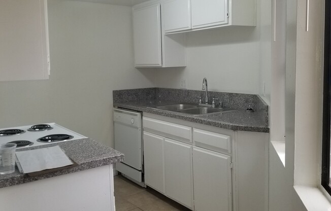 Studio, 1 bath, 575 sqft, $1,600, Unit # 101