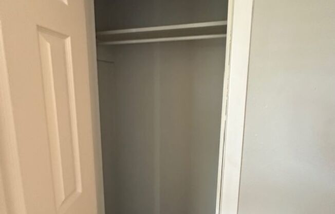 1 bed, 1 bath, 692 sqft, $1,135, Unit 20