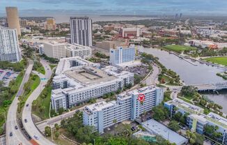 Updated 2-Bedroom Condo Near the Riverwalk