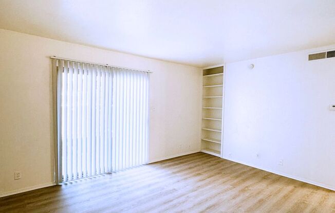 1 bed, 1 bath, 619 sqft, $1,275, Unit OPA-154