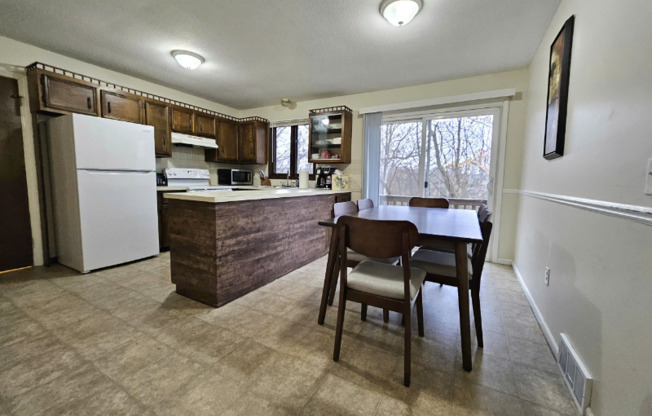2580 32 ST SE