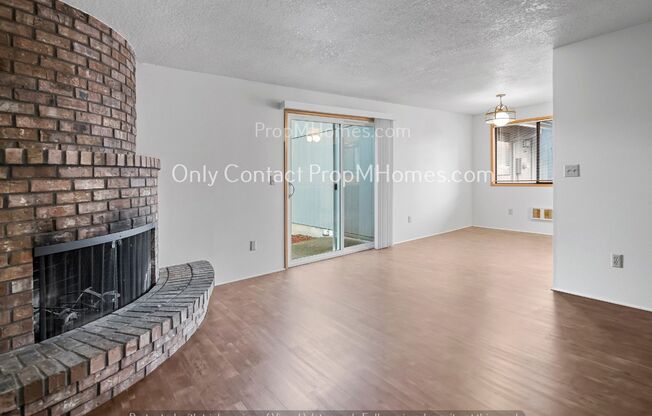 2 beds, 1 bath, 850 sqft, $1,599, Unit 236 NE 143rd Avenue