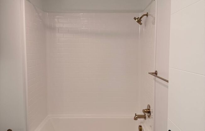 2 beds, 2 baths, 816 sqft, $4,225, Unit 805